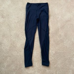 Black glyder leggings.